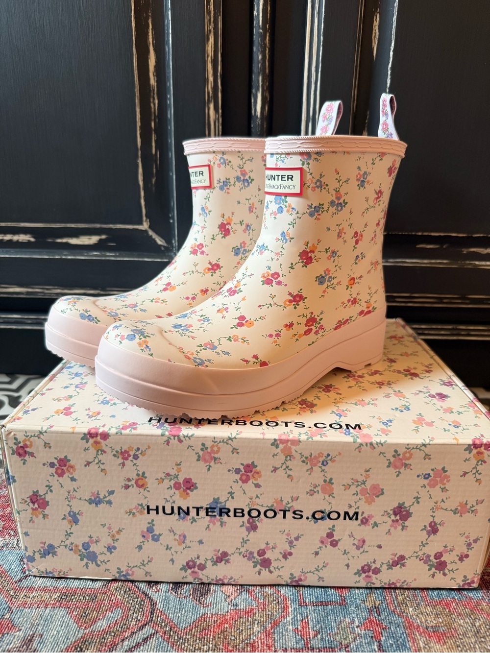 NWT and Box Hunter X LoveShackFancy Play Short Rain Boots/ Sunrise Patchwork - Picture 4 of 14